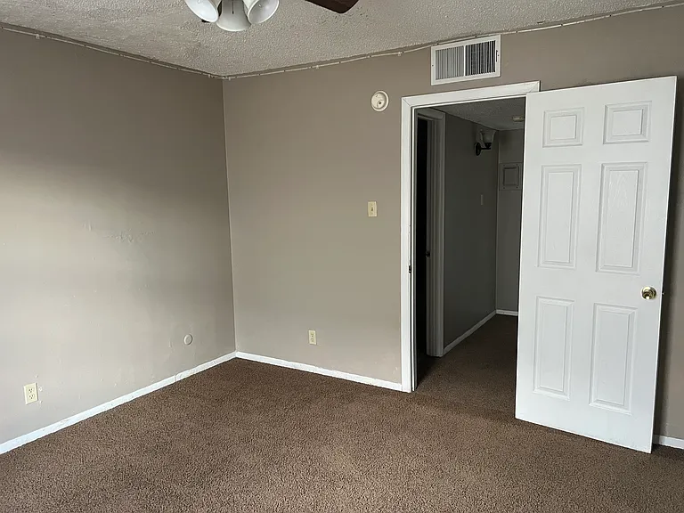 3706 Keltner Ave #D — Photo 4