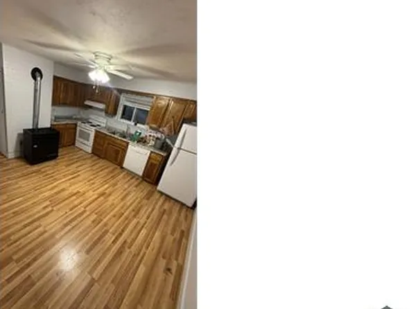 169 Green St APT 2, Manchester, NH 03103