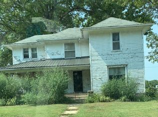 202 S 2nd St, Hopkins, MO 64461