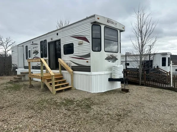 25449 Manchester Dr #G-12-12, Lebanon, MO 65536
