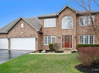 2247 Joyce Ln, Naperville, IL 60564