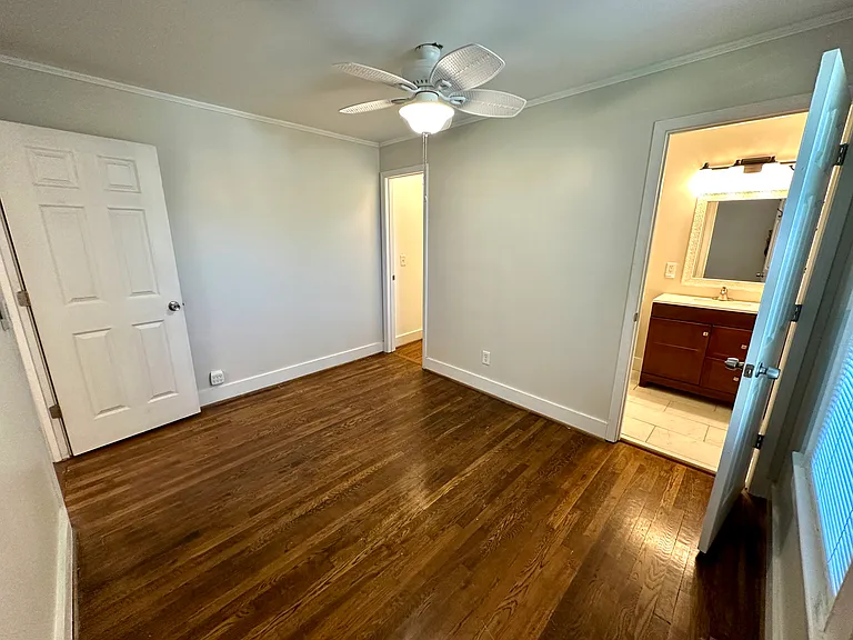 111 Alice St — Photo 15