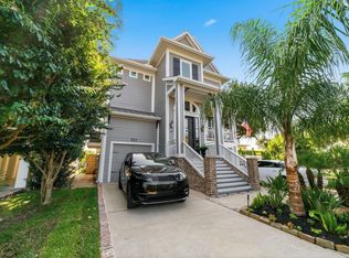 511 Bay Ave, Kemah, TX 77565
