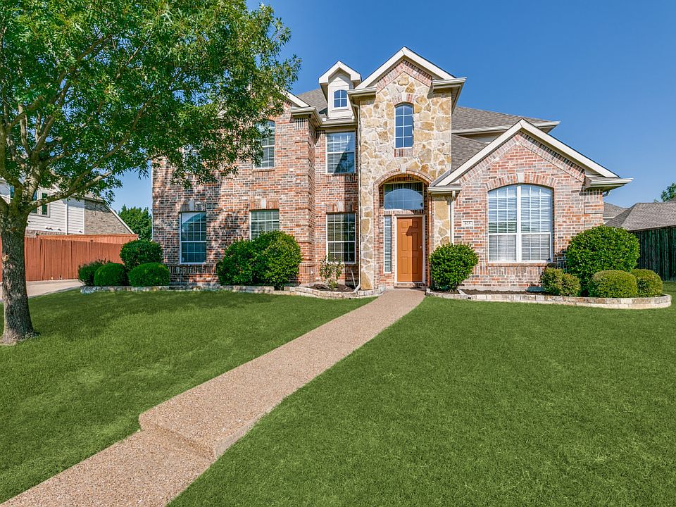 1st image of 825 Dogwood Dr