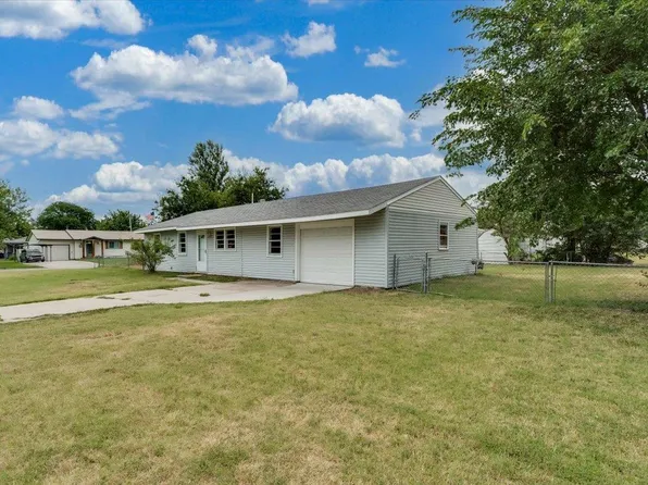 1541 E 8th Ave, Hutchinson, KS 67501