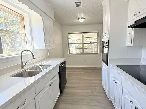 5th image of 905 Seymore Cir
