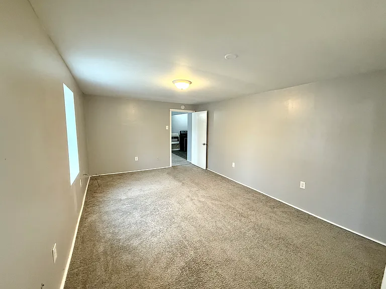 2345 2nd Ave #2G — Photo 5