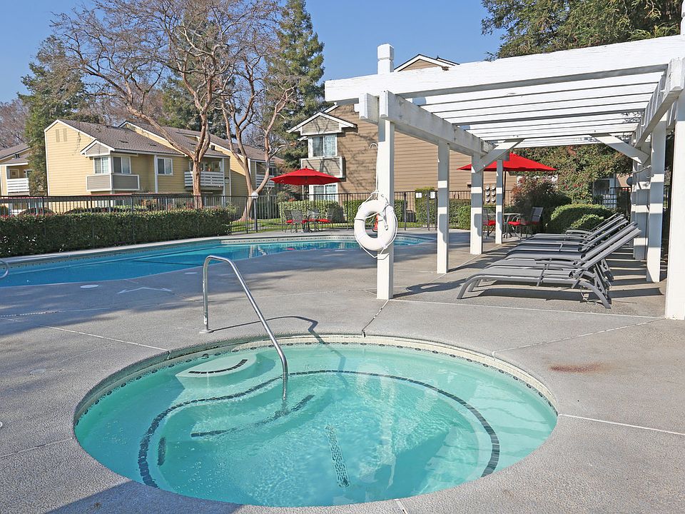 Pool & Hot Tub Area