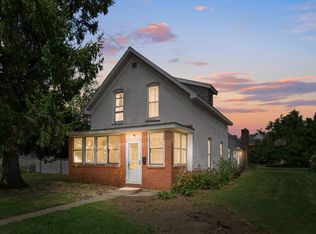 105 Locust St E, Three Oaks, MI 49128