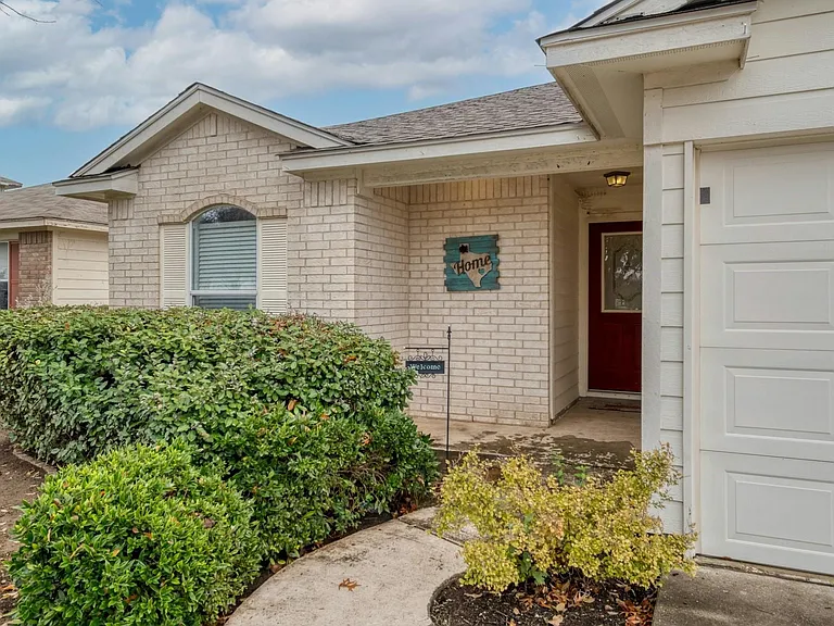 104 Pinnacle Dr — Photo 4