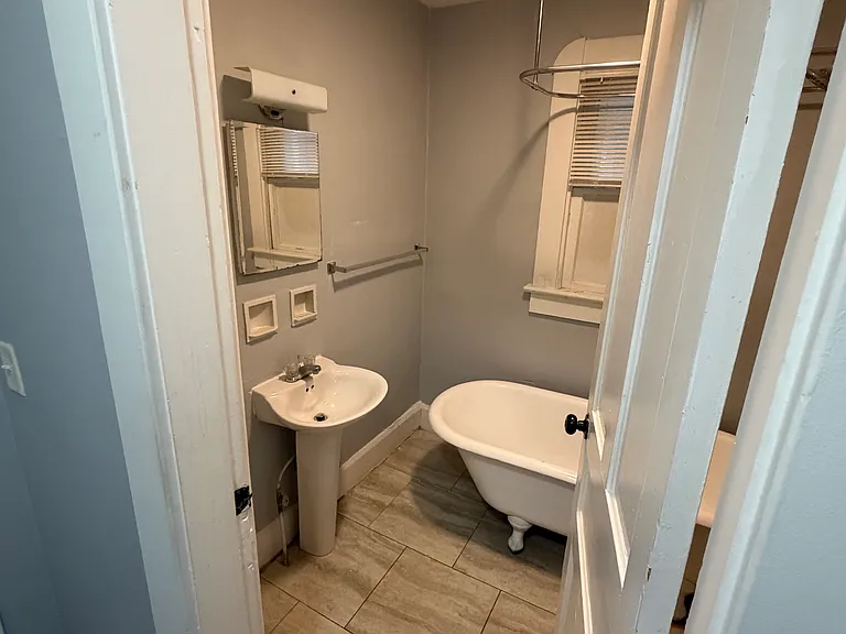 2043 N Talbott St #3 — Photo 10