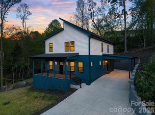 18 Winterhawk Dr, Arden, NC 28704