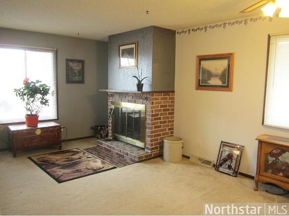 5th image of 449 23rd Ave N