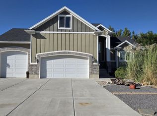 2744 W 3375 N, Farr West, UT 84404
