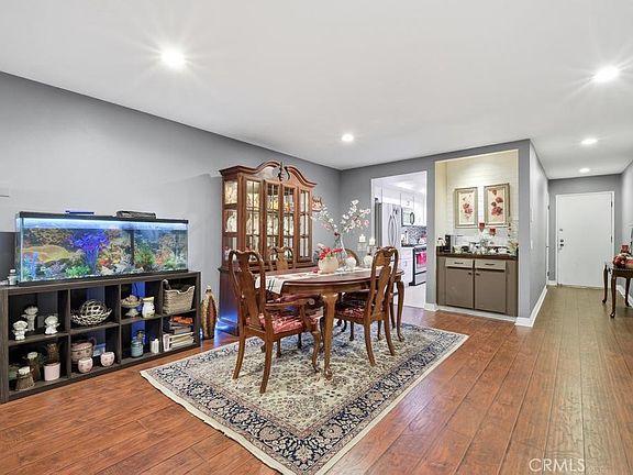 5th image of 1236 N Columbus Ave Unit 11