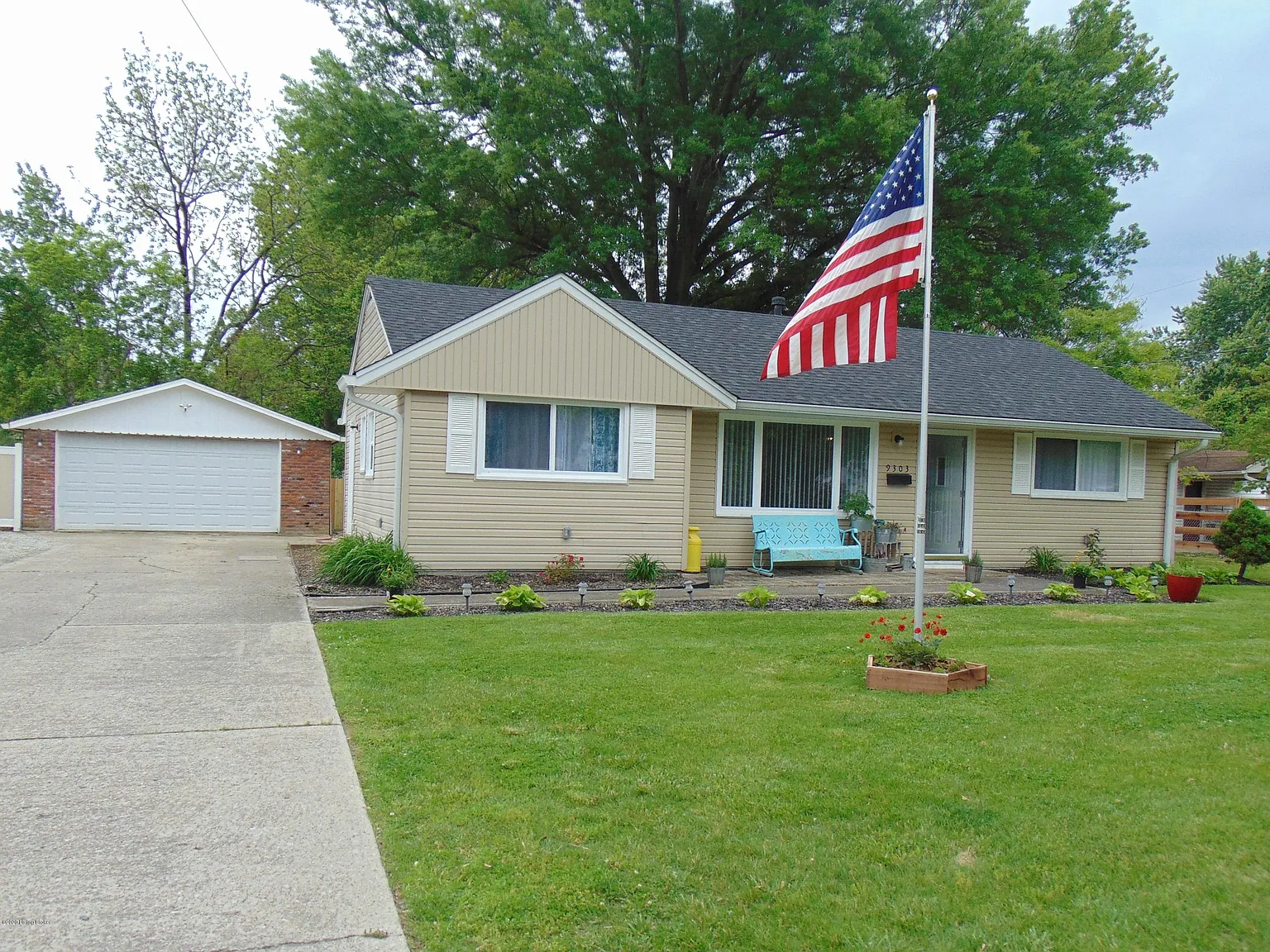 9303 Cavalcade Ave photo 1