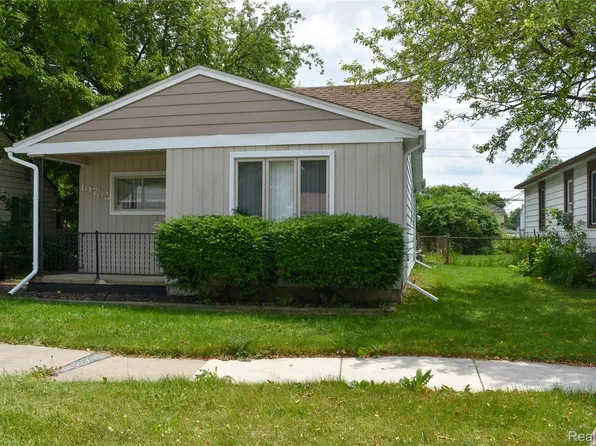 19782 Nicke St, Clinton Township, MI 48035