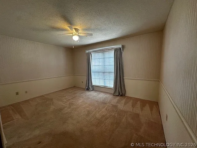 3 bed, 2.0 bath, 2843 sqft, $1,650 — Photo 4