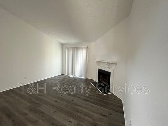 3rd image of 5449 Carlton Ct