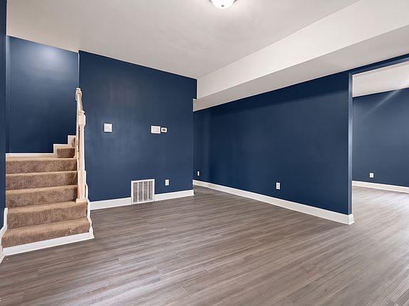 4th image of 512 W 2nd St