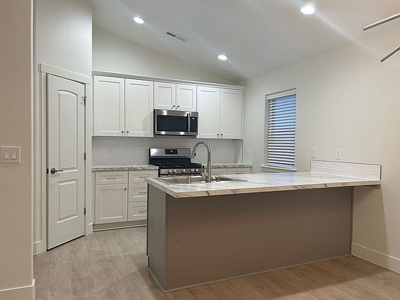 5th image of 10501 Chinook Dr