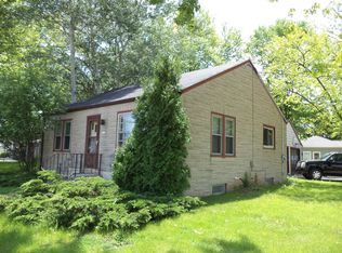 525 E Murdock Ave, Oshkosh, WI 54901