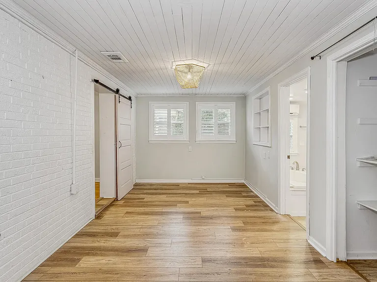 1812 E Avery St — Photo 12