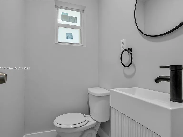 2243 Greene St — Photo 9