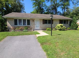 11 Midland Dr, Mount Holly Springs, PA 17065