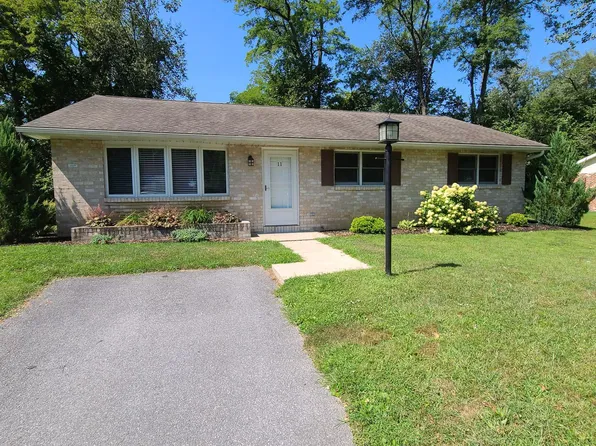 11 Midland Dr, Mount Holly Springs, PA 17065