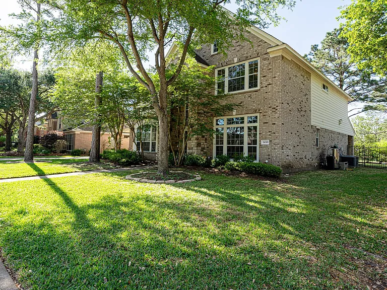 24319 Bay Hill Blvd — Photo 4
