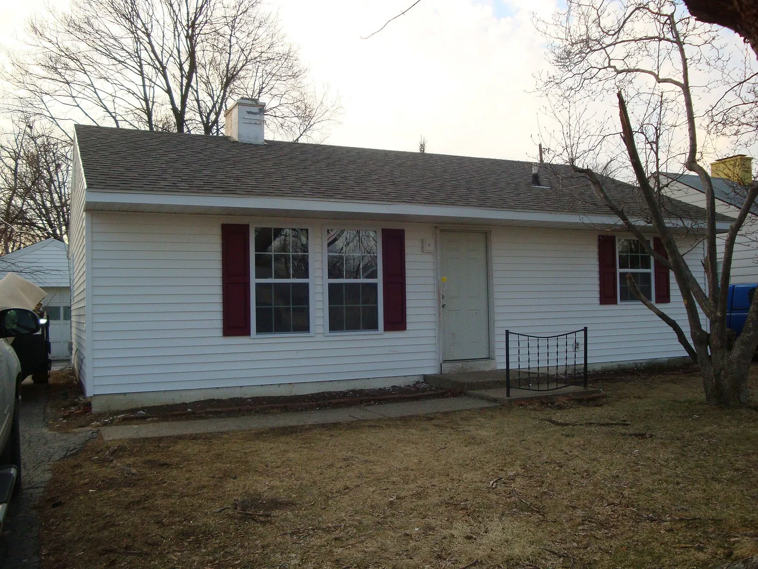 927 Elizabeth Ave photo 1
