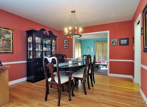 5th image of 409 E Berkshire Ln