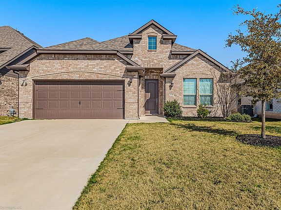 3rd image of 638 Pinehurst Rd