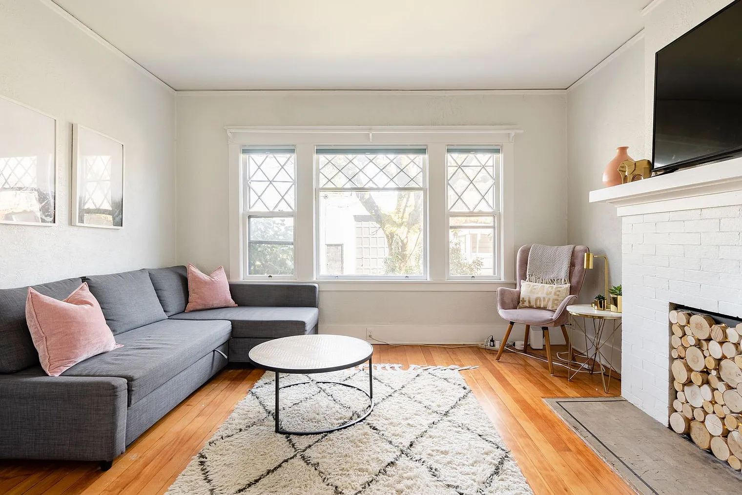 1 bed, 1.0 bath, 592 sqft, $2,592 — Photo 3