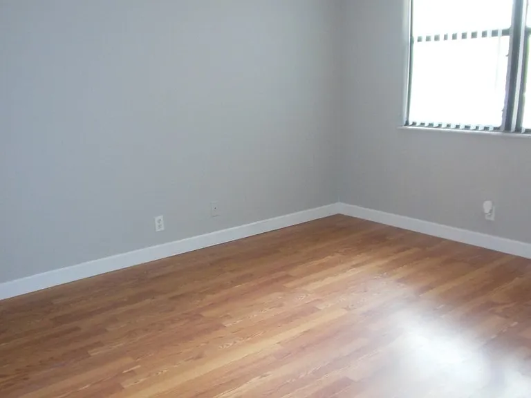 744 Executive Center Dr #23-9-23 — Photo 13