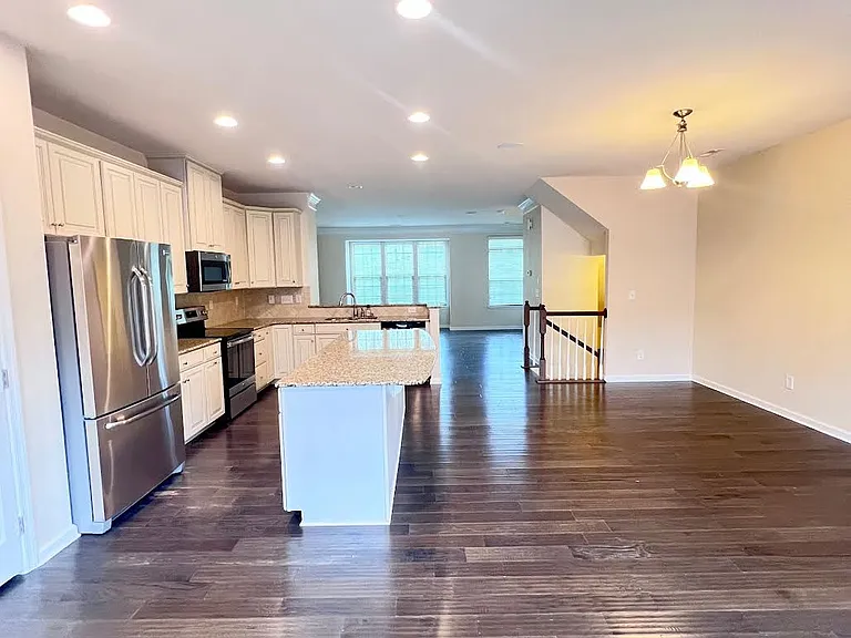 4008 Zilker Park Dr — Photo 4