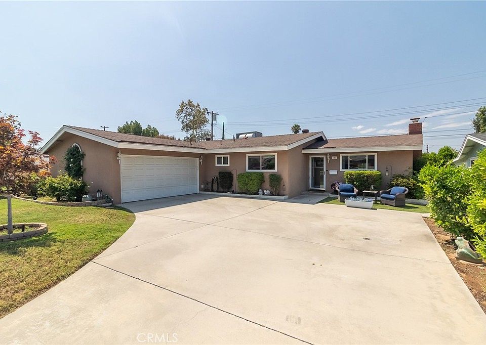 1st image of 211 Orchid Ct