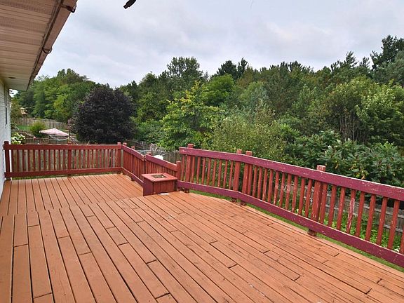5th image of 127 Great Northern Ln
