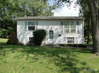 955 S Garfield St, Macomb, IL 61455