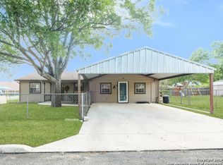 108 Boeck, La Vernia, TX 78121