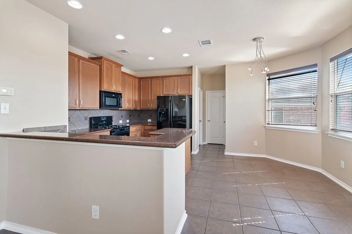 24735 Catalan Cliff — Photo 4