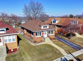 707 McCarthy Rd, Lemont, IL 60439