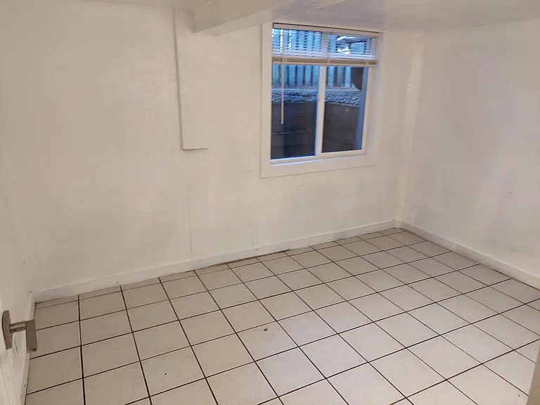 850 NW Polk Ave — Photo 16