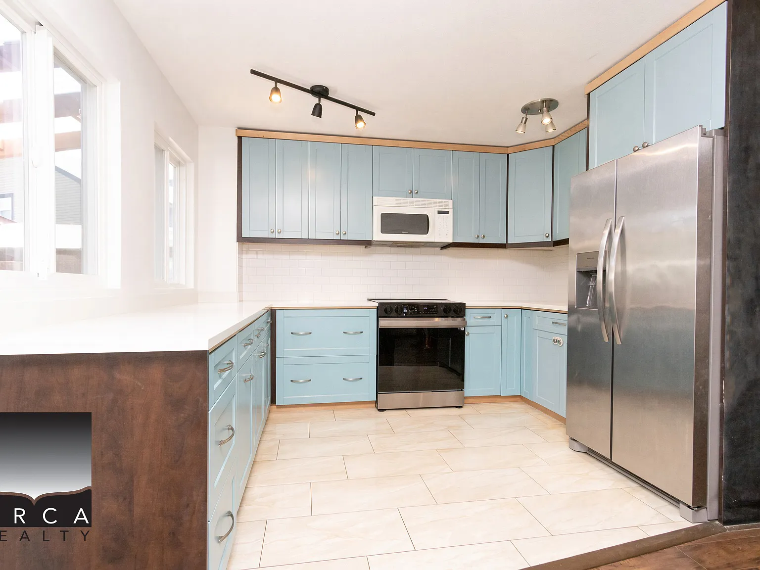 21573 Cherrington Avenue, Maple Ridge — Photo 4