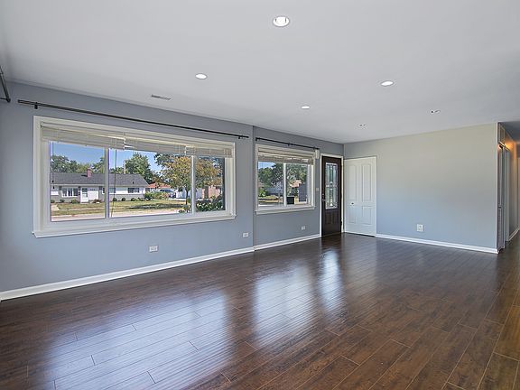 4th image of 440 Lincoln Dr