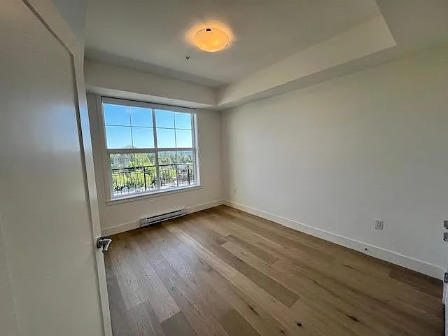 22633 Selkirk Ave #604 — Photo 12
