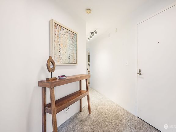 3rd image of 714 Bellevue Avenue E #503