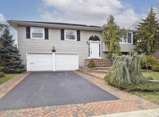 2864 Shore Dr, Merrick, NY 11566