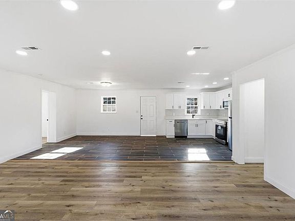 3rd image of 130 Malone Dr NW